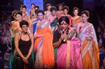Sunil Grover, Mandira Bedi walk the ramp for Mandira Bedi Show on day 3 of Myntra fashion week on 5th Oct 2014 (418)_5431416f4ae0c.JPG