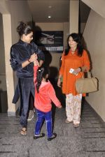 Sushmita Sen snapped with family at PVR on 4th Oct 2014 (11)_5430d62409d5c.JPG