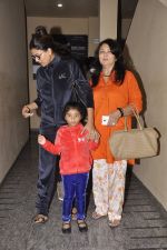 Sushmita Sen snapped with family at PVR on 4th Oct 2014 (13)_5430d62d37640.JPG