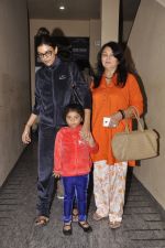 Sushmita Sen snapped with family at PVR on 4th Oct 2014 (14)_5430d63132bba.JPG