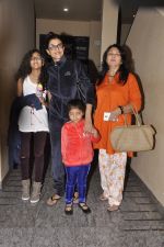 Sushmita Sen snapped with family at PVR on 4th Oct 2014 (16)_5430d639e89c8.JPG
