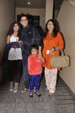 Sushmita Sen snapped with family at PVR on 4th Oct 2014 (17)_5430d63dcee7b.JPG