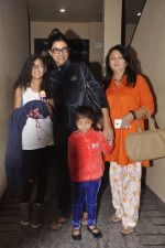 Sushmita Sen snapped with family at PVR on 4th Oct 2014 (19)_5430d64502e8f.JPG