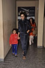 Sushmita Sen snapped with family at PVR on 4th Oct 2014 (4)_5430d60caa54e.JPG