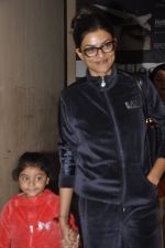 Sushmita Sen snapped with family at PVR on 4th Oct 2014 (6)_5430d6d324622.JPG