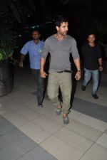 John Abraham snapped at domestic airport in Mumbai on 5th Oct 2014 (7)_54321ee9e0a82.JPG
