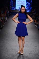Model walk the ramp on day 3 of Myntra fashion week in Mumbai on 5th Oct 2014 (239)_54322069c1263.JPG