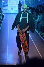 Model walks for HRX at Myntra Fashion Weekend Finale in Mumbai on 5th Oct 2014 (51)_54321eb961686.JPG