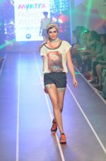 Model walks for HRX at Myntra Fashion Weekend Finale in Mumbai on 5th Oct 2014 (72)_54321f98e8c4c.JPG