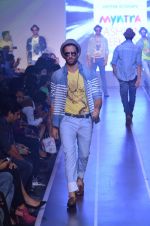 Model walks for HRX at Myntra Fashion Weekend Finale in Mumbai on 5th Oct 2014 (88)_54322056f1035.JPG