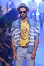 Model walks for HRX at Myntra Fashion Weekend Finale in Mumbai on 5th Oct 2014 (89)_5432206444383.JPG