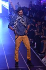 Model walks for HRX at Myntra Fashion Weekend Finale in Mumbai on 5th Oct 2014 (94)_54322097725a2.JPG