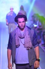 Model walks for HRX at Myntra Fashion Weekend Finale in Mumbai on 5th Oct 2014 (97)_543220a5d7943.JPG