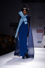 Model walk the ramp for Alpana Neeraj Show on wills day 1 on 8th Oct 2014  (64)_54355fb150063.JPG