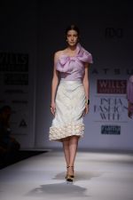 Model walk the ramp for Atsu Show on wills day 1 on 8th Oct 2014  (73)_54355f97a3e95.JPG