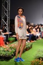 Model walk the ramp for Pero Show on wills day 1 on 8th Oct 2014  (38)_54355faf8fdfd.JPG