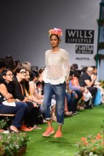 Model walk the ramp for Pero Show on wills day 1 on 8th Oct 2014  (41)_54355fb9ed683.JPG