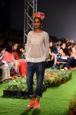 Model walk the ramp for Pero Show on wills day 1 on 8th Oct 2014  (44)_54355fc751782.JPG