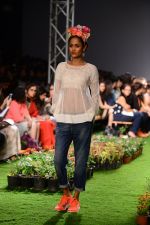 Model walk the ramp for Pero Show on wills day 1 on 8th Oct 2014  (45)_54355fca749e2.JPG