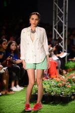 Model walk the ramp for Pero Show on wills day 1 on 8th Oct 2014  (49)_54355fdb8ca1d.JPG