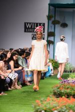 Model walk the ramp for Pero Show on wills day 1 on 8th Oct 2014  (56)_54355ff940e8c.JPG