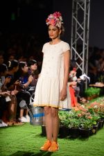 Model walk the ramp for Pero Show on wills day 1 on 8th Oct 2014  (60)_5435600738e02.JPG