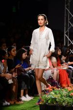 Model walk the ramp for Pero Show on wills day 1 on 8th Oct 2014  (73)_5435603382d27.JPG