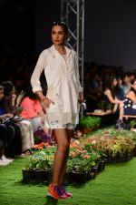 Model walk the ramp for Pero Show on wills day 1 on 8th Oct 2014  (74)_5435603683120.JPG