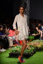 Model walk the ramp for Pero Show on wills day 1 on 8th Oct 2014  (75)_5435603a66fbd.JPG
