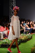 Model walk the ramp for Pero Show on wills day 1 on 8th Oct 2014  (94)_5435609f38561.JPG