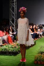 Model walk the ramp for Pero Show on wills day 1 on 8th Oct 2014  (95)_543560a37dd37.JPG