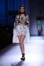 Model walk the ramp for geisha designs Show on wills day 1 on 8th Oct 2014 (21)_54355d3ab6a01.JPG