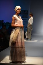Model walk the ramp for Eka Show on wills day 2 on 9th Oct 2014 (84)_54367a3b7353b.JPG