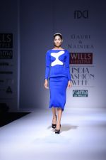 Model walk the ramp for Gauri Nainika Show on wills day 2 on 9th Oct 2014 (3)_5437701f6f55f.JPG
