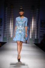 Model walk the ramp for Pankaj Nidhi Show on wills day 2 on 9th Oct 2014 (117)_543770c495062.JPG