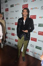 Arjun Rampal on day 5 of wills Fashion Week for rohit bal show on 12th Oct 2014 (192)_543b749fa101d.JPG