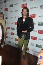 Arjun Rampal on day 5 of wills Fashion Week for rohit bal show on 12th Oct 2014 (193)_543b74a07f3a0.JPG