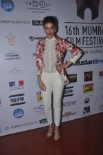 Deepika Padukone at Day 2 of 16th Mumbai Film Festival (MAMI) on 15th Oct 2014 (76)_5441087711f0c.JPG