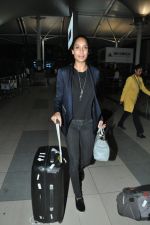 Lisa Haydon snapped at domestic airport in Mumbai on 16th Oct 2014 (45)_5441069e9d362.JPG