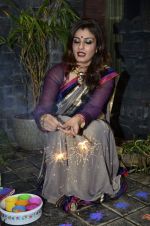 Raveena Tandon celebrates Diwali in Mumbai on 18th Oct 2014 (71)_5443c15f66b2b.JPG