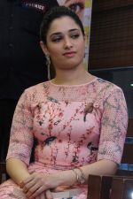 Tamannaah Bhatia at Rashmi Shetty book launch in Mumbai on 17th Oct 2014 (126)_544396c8c0c89.jpg