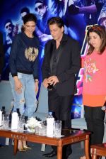 Shahrukh Khan, Deepika Padukone, Farah Khan with happy new year team in delhi on 20th Oct 2014 (5)_5446002ebf22d.JPG