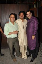 Sunil Gavaskar snapped at Vardan Aashirwad House Party in Mumbai on 20th Oct 2014 (28)_5445fdd364471.JPG