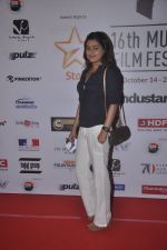at Mumbai Film Festival Closing Ceremony in Mumbai on 21st Oct 2014 (49)_544776250a618.JPG
