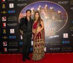 SHAH RUKH KHAN AND GAURI KHAN at World Premiere of Happy New Year in Dubai_544b89f773833.jpg