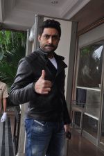 Abhishek Bachchan at Happy New Year game launch by Hungama in Taj Land_s End, Mumbai on 27th Oct 2014 (91)_544f73606d464.JPG