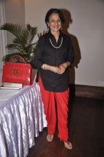 Tanuja at Bimal Roy book launch in kalaghoda, Mumbai on 27th Oct 2014 (37)_544f5a2992ff5.JPG