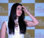 Kareena Kapoor Khan at the Unveil unique range of Vivel Launches Love & Nourish at ITC Sheraton Hotel, Saket In New Delhi on 4th Nov 2014 (23)_545a2479d45d1.JPG