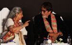 Amitabh Bachchan, Jaya Bachchan at kolkatta international film festival on 10th Nov 2014 (14)_5461a6c9eedc3.jpg