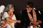 Amitabh Bachchan, Jaya Bachchan at kolkatta international film festival on 10th Nov 2014 (16)_5461a6cabbdb7.jpg